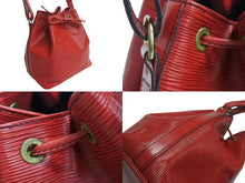 Load image into Gallery viewer, LOUIS VUITTON ルイヴィトン エピ ノエ 巾着ショルダーバッグ M44007 カスティリアンレッド レザー ゴールド金具 美品 中古 4b003408