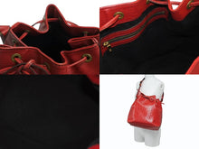Load image into Gallery viewer, LOUIS VUITTON ルイヴィトン エピ ノエ 巾着ショルダーバッグ M44007 カスティリアンレッド レザー ゴールド金具 美品 中古 4b003408