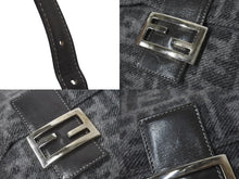 Load image into Gallery viewer, FENDI フェンディ マンマバケット ズッカ柄 ワンショルダーバッグ ハンドバッグ カシミア グレー シルバー金具 美品 中古 4c075888