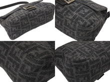 Load image into Gallery viewer, FENDI フェンディ マンマバケット ズッカ柄 ワンショルダーバッグ ハンドバッグ カシミア グレー シルバー金具 美品 中古 4c075888