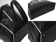 Load image into Gallery viewer, 極美品 CHANEL シャネル ボストンバッグ 3番台 キルティング ブラック ロゴ カーフスキン ゴールド金具 中古 4b001142