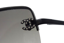 Load image into Gallery viewer, CHANEL シャネル リムレス サングラス 4093-B C.170/11 A71152 サイズ56□16 130 ココマーク ラインストーン ブラック 美品 中古 4b001976