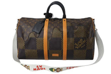 Load image into Gallery viewer, LOUIS VUITTON ルイヴィトン NIGO キーポールバンドリエール50 ボストンバッグ N40360 ブラウン ダミエグラフィット サイズ50 美品 中古 4b002163