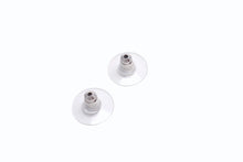 Load image into Gallery viewer, CHANEL シャネル ココマーク ピアス 重量約3.1g B18S刻印 ラインストーン メタル シルバー ブラック 両耳用 美品 中古 4b002796