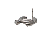 Load image into Gallery viewer, CHANEL シャネル ココマーク ピアス 重量約2.8g A23K刻印 ラインストーン メタル シルバー ブラック クリア 片耳用 美品 中古 4b002825