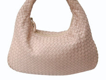 Load image into Gallery viewer, BOTTEGAVENETA ボッテガヴェネタ イントレチャート ミディアムヴェネタバッグ ショルダーバッグ ベージュ レザー 良品 中古 4b002862