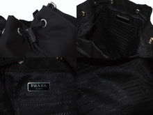 Load image into Gallery viewer, PRADA プラダ スタッズ 巾着 ショルダーバッグ 1BH038 イタリア製 ナイロン レザー ブラック レッド シルバー金具 美品 中古 4b002886