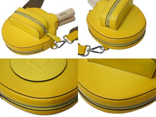 Load image into Gallery viewer, 新品未使用 FENDI フェンディ 卓球 セット ラケット ショルダーケース イタリア製 イエロー レザー 中古 4b002909