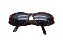 Load image into Gallery viewer, Gianni Versace ジャンニ ヴェルサーチ メデューサ ロゴ サングラス ブラウン プラスチック MOD 424 ゴールド金具 アイウェア 小物 美品 中古 4b002925