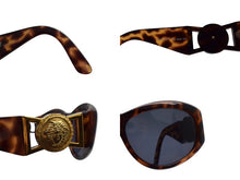 Load image into Gallery viewer, Gianni Versace ジャンニ ヴェルサーチ メデューサ ロゴ サングラス ブラウン プラスチック MOD 424 ゴールド金具 アイウェア 小物 美品 中古 4b002925