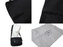 Load image into Gallery viewer, PRADA プラダ VERA トライアングルロゴ ショルダーバッグ メッセンジャーバッグ ナイロン レザー ブラック シルバー金具 美品 中古 4b002978