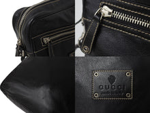 Load image into Gallery viewer, GUCCI グッチ ショルダーバッグ メッセンジャーバッグ クレスト 201451 レザー ブラック シルバー金具 美品 中古 4b002995