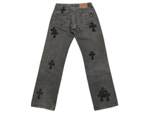Load image into Gallery viewer, CHROME HEARTS クロムハーツ セメタリークロスパッチ デニムパンツ サイズ27 Levi's リーバイス グレー 20パッチ 美品 中古 4b003167