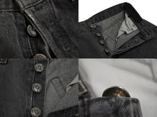 Load image into Gallery viewer, CHROME HEARTS クロムハーツ セメタリークロスパッチ デニムパンツ サイズ27 Levi's リーバイス グレー 20パッチ 美品 中古 4b003167