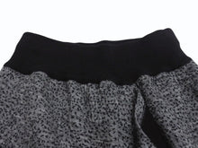 Load image into Gallery viewer, ISSEY MIYAKE イッセイミヤケ ニット スカート 80s L N 64707 日本製 ウール アクリル グレー ブラック サイズM 美品 中古 4b003191