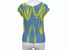 Load image into Gallery viewer, 新品同様 me ISSEY MIYAKE ミーイッセイミヤケ 転写 ワッフル プリーツ ブラウス ブルー イエロー ポリエステル MI51FK497 サイズF 中古 4b003194