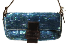 Load image into Gallery viewer, FENDI フェンディ マンマバケット ワンショルダーバッグ 26424 スパンコール ビーズ ブルー シルバー金具 美品 中古 4b003243