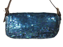 Load image into Gallery viewer, FENDI フェンディ マンマバケット ワンショルダーバッグ 26424 スパンコール ビーズ ブルー シルバー金具 美品 中古 4b003243