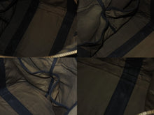 Load image into Gallery viewer, LOUIS VUITTON ルイヴィトン モノグラモフラージュ トレイ トートバッグ M95783 村上隆 マークジェイコブス カーキ 美品 中古 4b003263