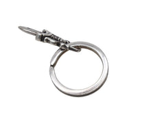 Load image into Gallery viewer, CHROME HEARTS クロムハーツ ダガー スプリットキーリング キーホルダー チャーム 重量約10.9g シルバー925 良品 中古 4b003385