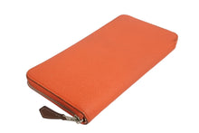 Load image into Gallery viewer, HERMES エルメス アザップロングシルクインヴキー 長財布 A刻印 レザー シルク フランス製 オレンジ シルバー金具 美品 中古 4b003391