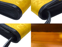 Load image into Gallery viewer, GUCCI グッチ ショルダーバッグ GUCCI OF THE GRID グッチオフザグリッド ジャンボGG GGロゴレザー ナイロン イエロー 美品 中古 4b003415