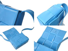 Load image into Gallery viewer, 極美品 BOTTEGA VENETA ボッテガヴェネタ キャンディーカセット ミニショルダーバッグ レザー ブルー シルバー金具 中古 4b003437