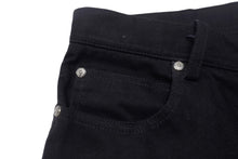 Load image into Gallery viewer, 極美品 CHROME HEARTS クロムハーツ フレアニーステッチデニムパンツ 255536 コットン シルバー925 サイズ26 ブラック 中古 4b004067