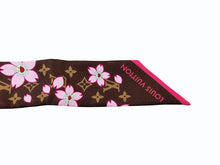 Load image into Gallery viewer, 極美品 LOUIS VUITTON ルイヴィトン 村上隆 バンドーBB スカーフ チェリーブロッサム モノグラム M96084 シルク ブラウン 中古 4b005388