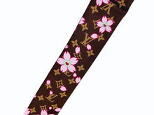 Load image into Gallery viewer, 極美品 LOUIS VUITTON ルイヴィトン 村上隆 バンドーBB スカーフ チェリーブロッサム モノグラム M96084 シルク ブラウン 中古 4b005388