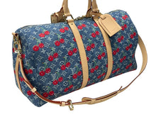 Load image into Gallery viewer, 新品同様 LOUIS VUITTON ルイヴィトン LV × TM キーポル バンドリエール 45 チェリー デニム モノグラム 村上隆 M13875 中古 4b007753
