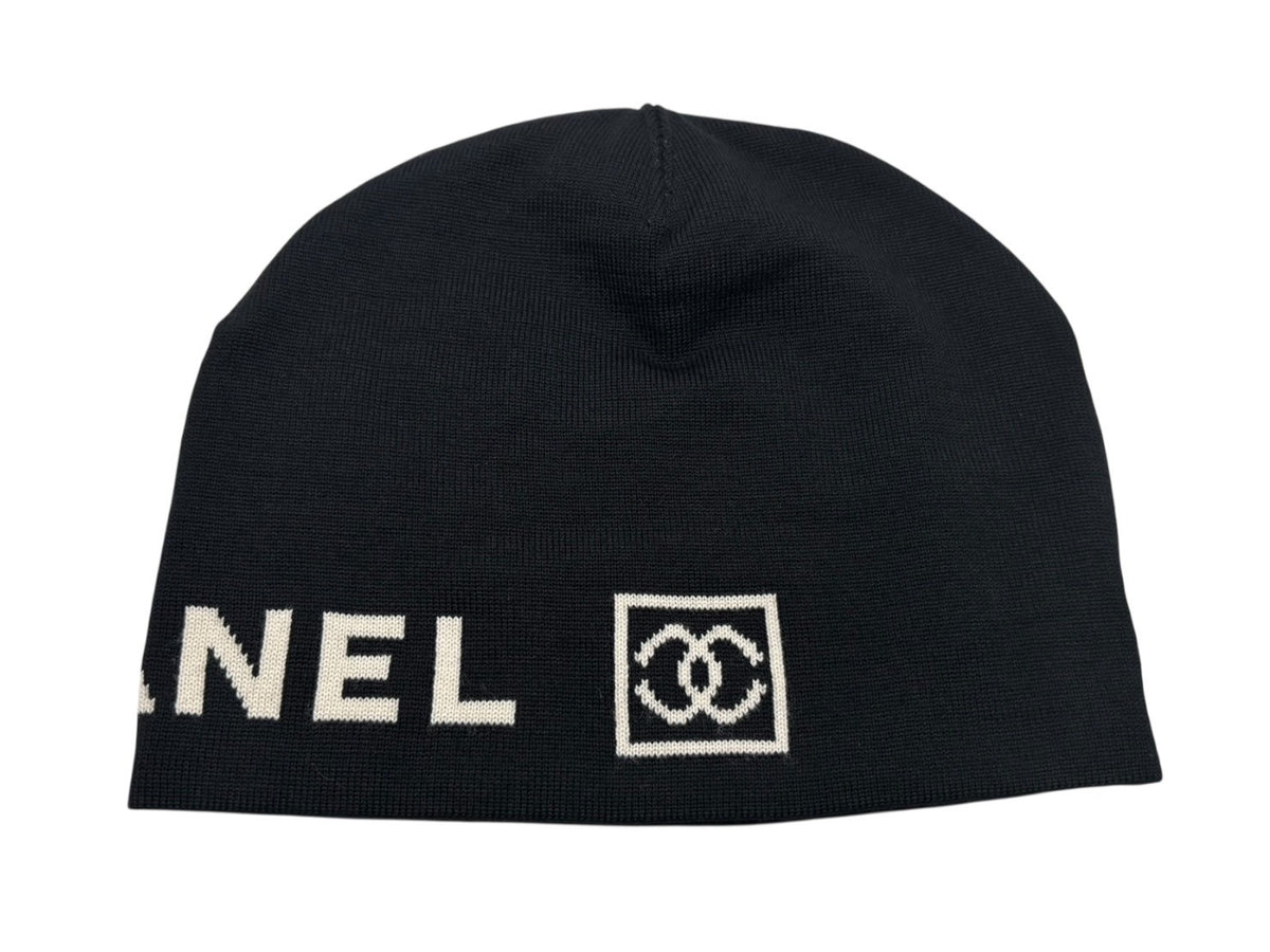CHANEL ビーニー ブラック・ホワイト CHANEL シャネル Embroidered CC Logo Beanie ビーニー ニット