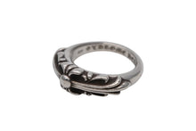 Load image into Gallery viewer, 極美品 CHROME HEARTS クロムハーツ ベイビークラシック フローラルクロスリング 指輪 重量約5.1g サイズ5.5号 シルバー925 中古 4b008455