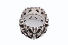 Load image into Gallery viewer, CHROME HEARTS クロムハーツ セメタリークロスリング 指輪 重量約23.3g サイズ19号 2003/.925刻印 シルバー925 美品 中古 4b008457