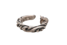 Load image into Gallery viewer, CHROMEHEARTS クロムハーツ HOOPSCROOL スクロールフープ ピアス 片耳 アクセサリー シルバーピアス '97刻印 シルバー925 3.8g 美品 中古 4b008466