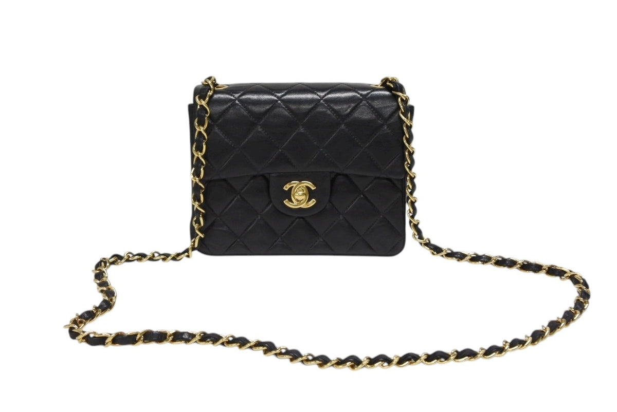 【極美品】CHANELミニマトラッセ クラシック ラムスキン ゴールド金具 CHANEL シャネル ミニマトラッセ20 ショルダーバッグ 8番台 ブラック
