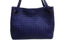 Load image into Gallery viewer, 極美品 BOTTEGA VENETA ボッテガヴェネタ イントレチャート スモール ガルダバッグ ハンドバッグ 405071 ブルー 中古 4b002667