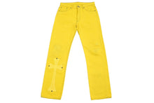 Load image into Gallery viewer, CHROME HEARTS クロムハーツ LEVI'S リーバイス クロスパッチ ウォッシュドデニムパンツ イエロー サイズ31 美品 中古 4c066986