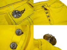 Load image into Gallery viewer, CHROME HEARTS クロムハーツ LEVI'S リーバイス クロスパッチ ウォッシュドデニムパンツ イエロー サイズ31 美品 中古 4c066986