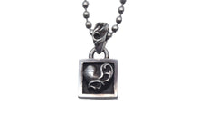 Load image into Gallery viewer, CHROME HEARTS クロムハーツ フレームドハート ネックレス 重量5.108g 全長43.5 1998刻印 シルバー925 ケルティック 美品 中古 4c067053