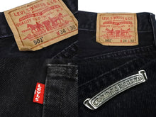 Load image into Gallery viewer, 新品未使用 ChromeHearts クロムハーツ リーバイス デニムパンツ クロスパッチ CHクロス ボタン ブラック 31 中古 4c067553