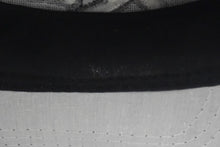 Load image into Gallery viewer, 新品同様 KANI カナイ キャップ 帽子 漢字キャップ サイズ7 1/4 アクリル ウール ブラック ホワイト 中古 4c067591