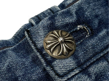 Load image into Gallery viewer, CHROME HEARTS クロムハーツ デニムカーペンターカットオフショートパンツ インディゴ シルバー925 サイズ30 美品 中古 4c067645