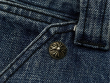 Load image into Gallery viewer, CHROME HEARTS クロムハーツ デニムカーペンターカットオフショートパンツ インディゴ シルバー925 サイズ30 美品 中古 4c067645