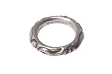 Load image into Gallery viewer, CHROME HEARTS クロムハーツ スクロールバンド リング 指輪 サイズ16号 重量8.9g シルバ−925 1994 刻印 美品 中古 4c067923