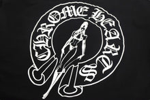Load image into Gallery viewer, CHROME HEARTS クロムハーツ DEADLY DOLL HORSESHOE 半袖Tシャツ サイズXL マイアミ限定 ブラック コットン 美品 中古 4c068752