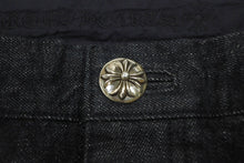 Load image into Gallery viewer, 新品未使用 CHROME HEARTS クロムハーツ フレアニー スターパッチ デニムパンツ サイズ36 ブラック コットン シルバー925 レザー 中古 4c069202