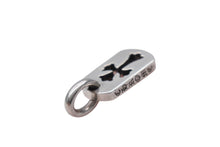 Load image into Gallery viewer, CHROME HEARTS クロムハーツ タイニー カットアウトクロスドッグタグ ペンダント 重量約3g 2006/.925刻印 シルバー925 美品 中古 4c069550