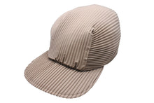 Load image into Gallery viewer, HOMME PLISSE ISSEY MIYAKE オムプリッセ イッセイミヤケ プリーツ キャップ HP31AA403 ポリエステル ベージュ 美品 中古 4c069656