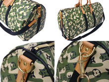 Load image into Gallery viewer, 新品同様 LOUIS VUITTON ルイヴィトン ×村上隆 キーポルバンドリエール55 モノグラムモフラージュ M95774 ゴールド金具 中古4c069918
